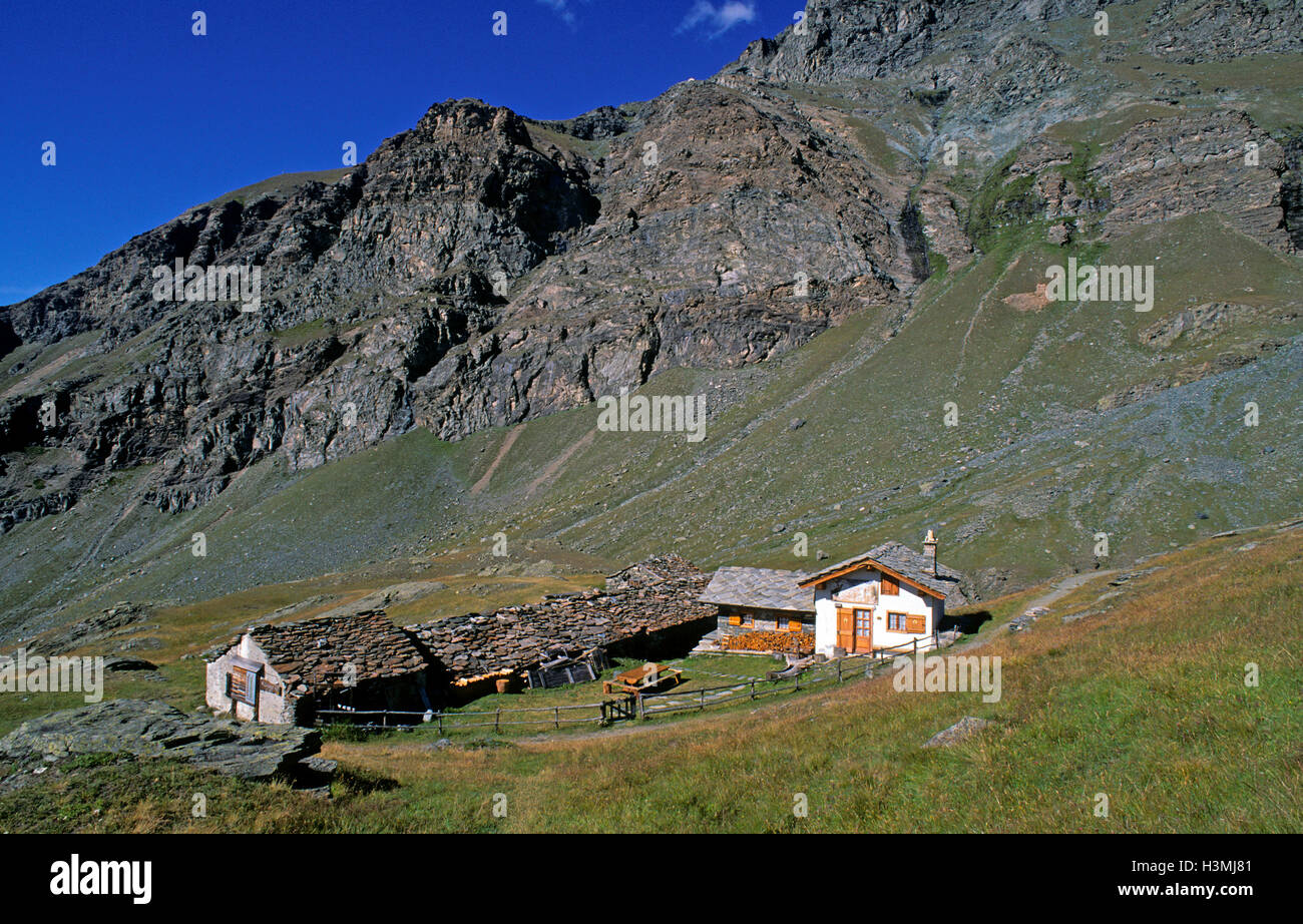 Almhütte im Levionaz Tal, Valsavarenche, Nationalpark Gran Paradiso, Valle d ' Aosta, Italien Stockfoto