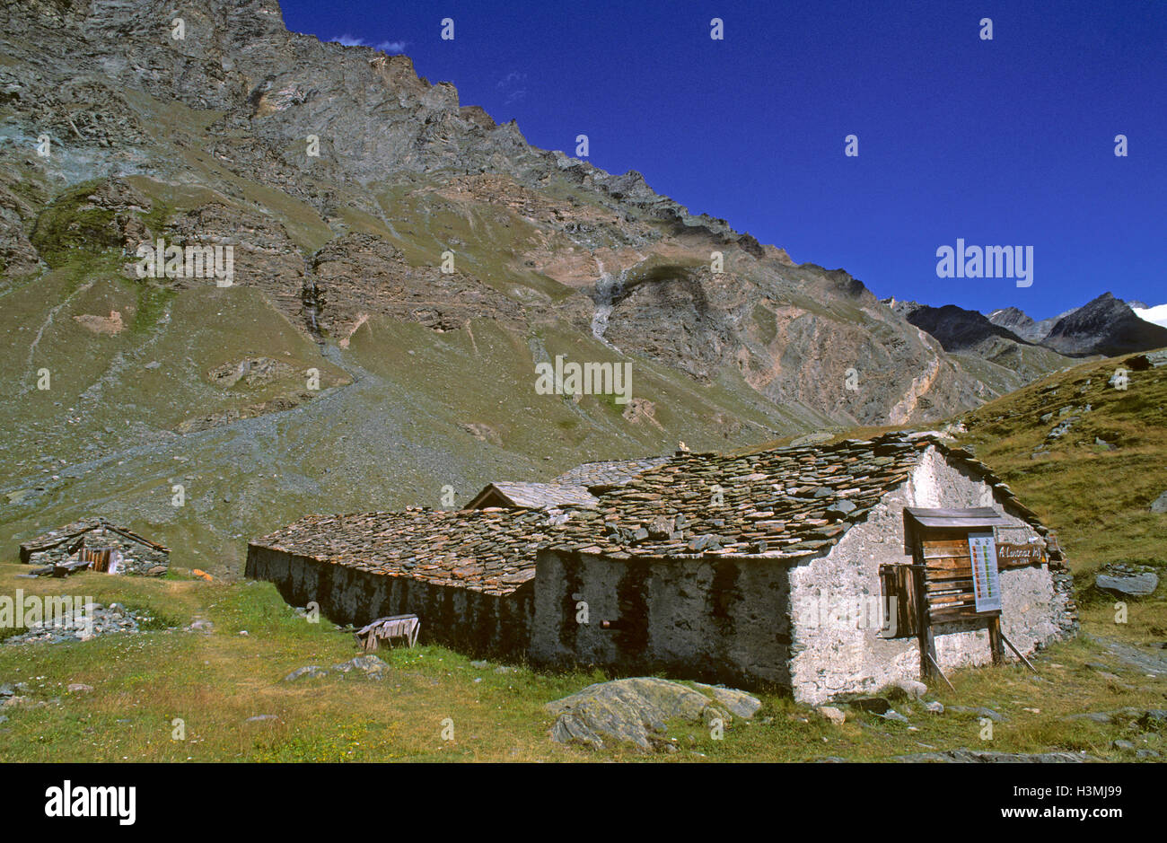 Almhütte im Levionaz Tal, Valsavarenche, Nationalpark Gran Paradiso, Valle d ' Aosta, Italien Stockfoto