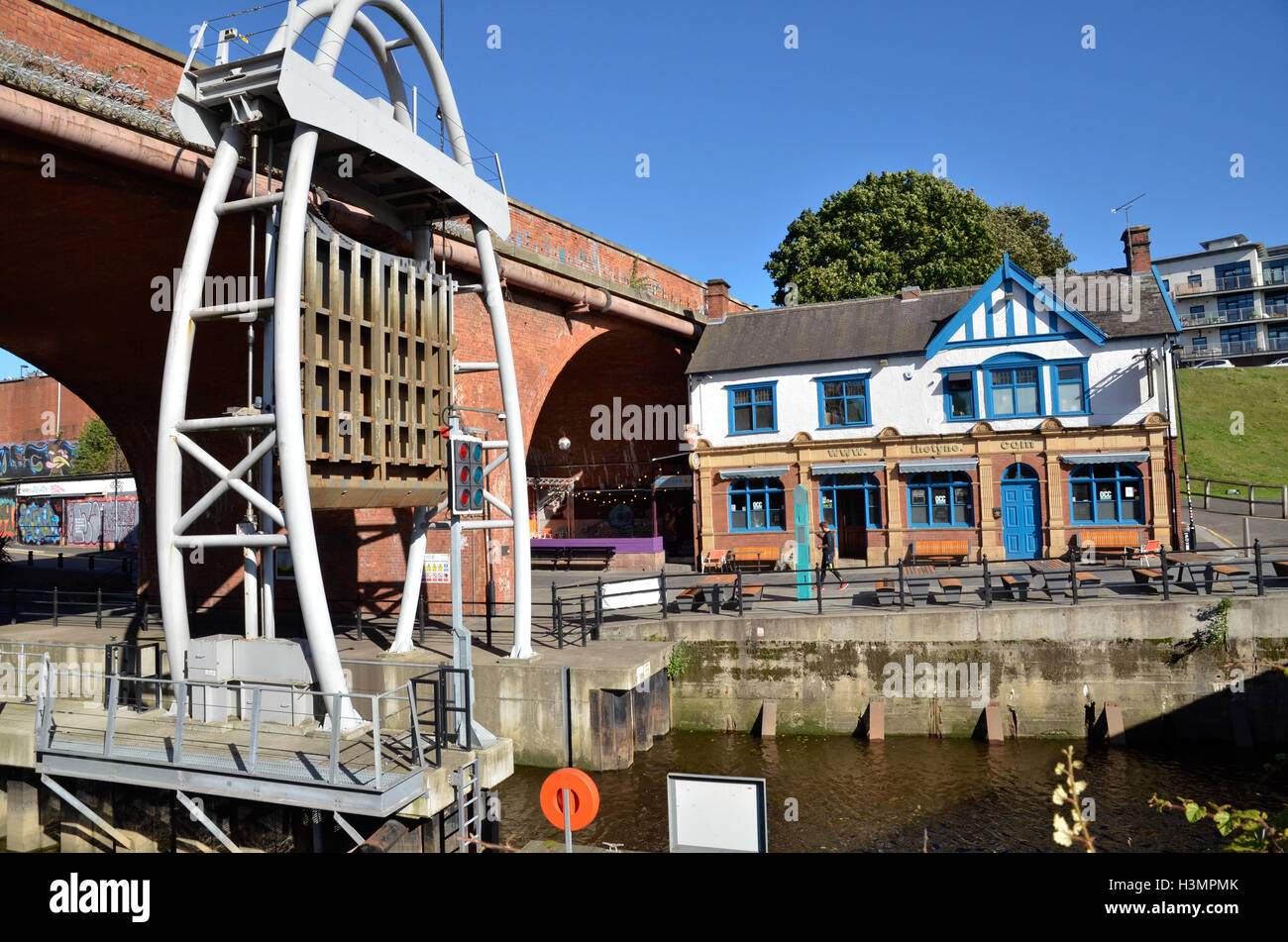 Flusses Ouseburn es den Tyne im Osten von Newcastle City Centre trifft Stockfoto