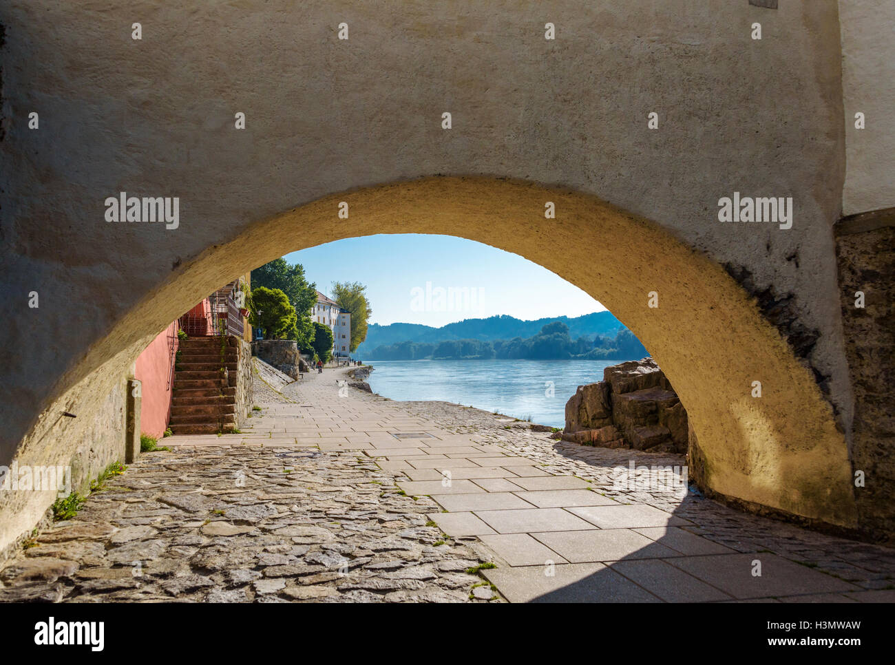 Schaibling Tower, befindet sich am Ufer des Flusses Inn in Passau. Stockfoto