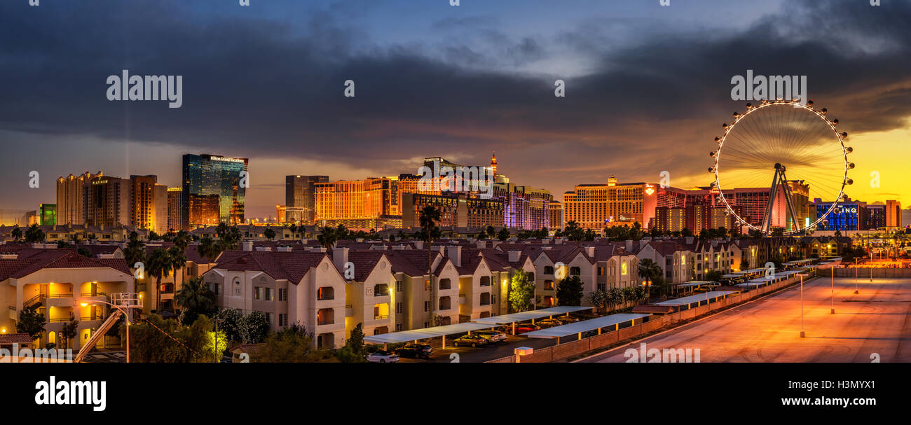 Sonnenuntergang Panorama über Casinos am Las Vegas Strip Stockfoto