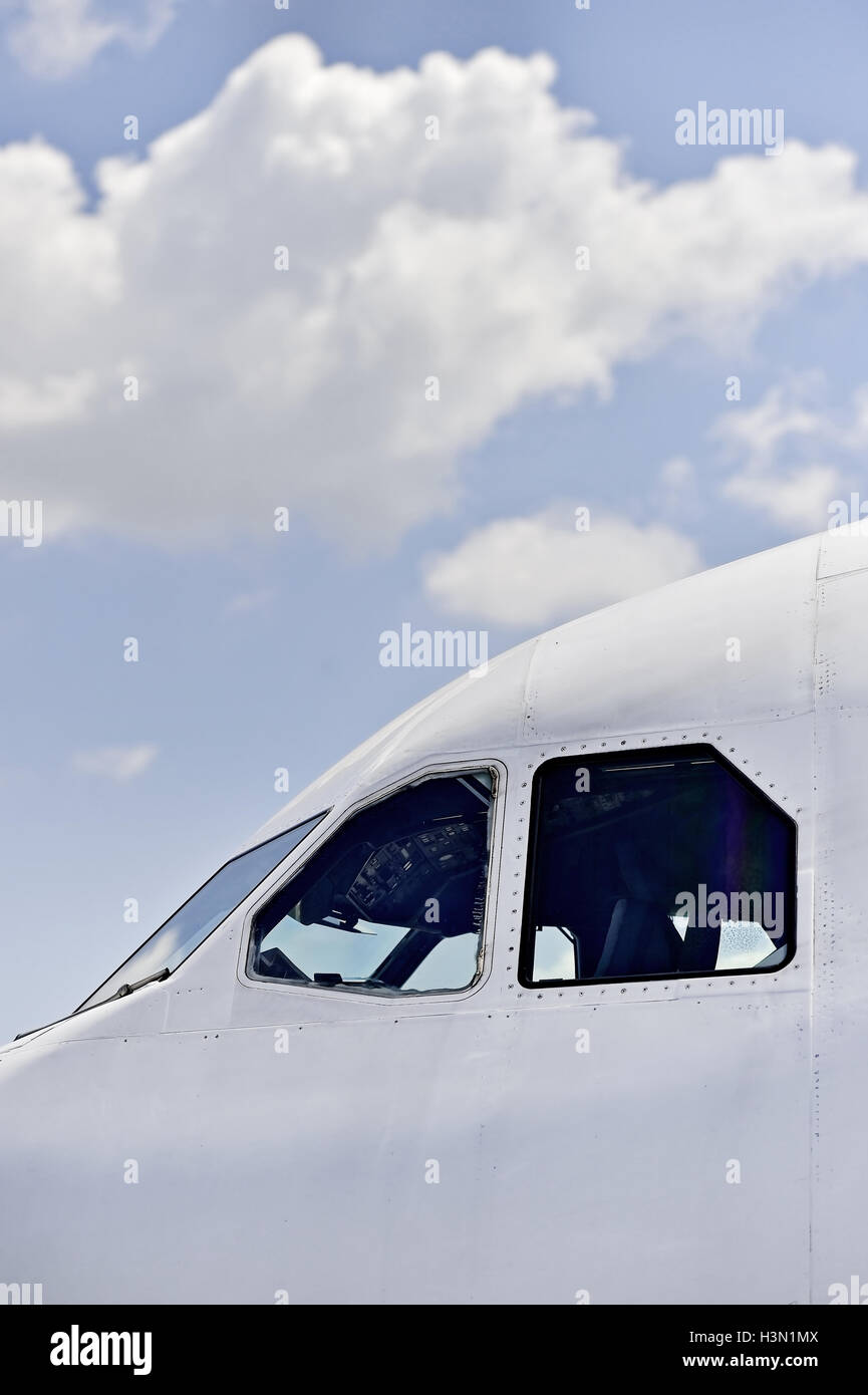 Detail mit pilot Cockpit gesehen von außen Flugzeug geschossen Stockfoto