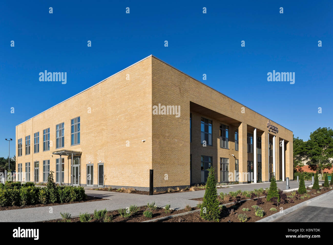 Ein Stop Ärzte private Klinik in Hemel Hempstead. One-Stop-Ärzte Gesundheit Privatklinik, Hemel Hempstead, Großbritannien. Architekt: AD Architekten Limited, 2016. Stockfoto