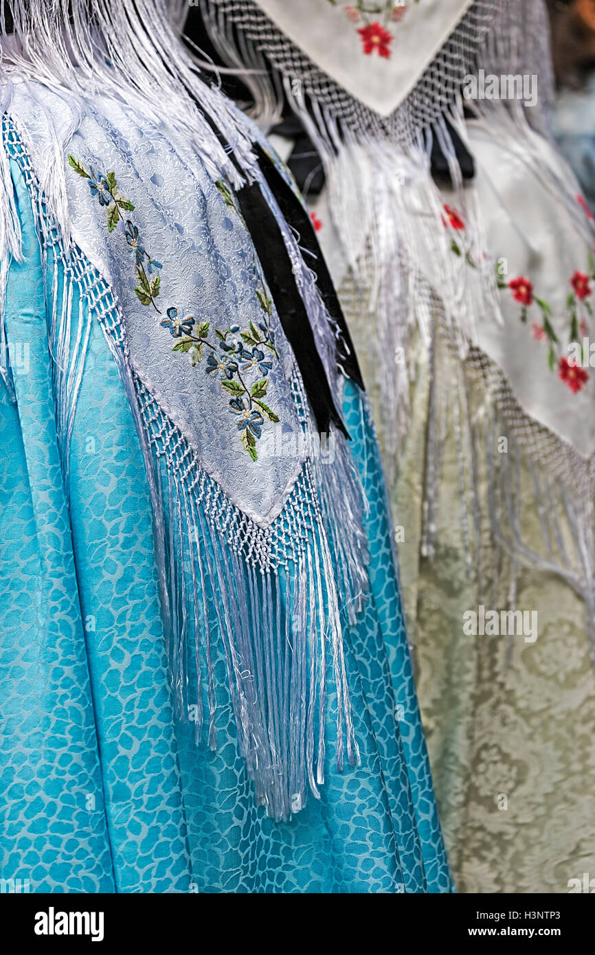 Detail der traditionellen deutschen Tracht getragen von den Frauen der ethnischen Deutschen aus Banat, Rumänien. Stockfoto