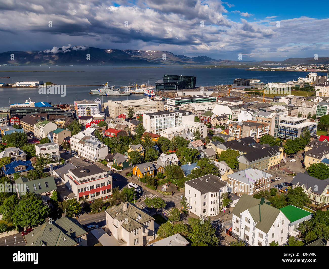 Aerial View - Reykjavik, Island. Dieses Bild wird mit einer Drohne geschossen. Stockfoto