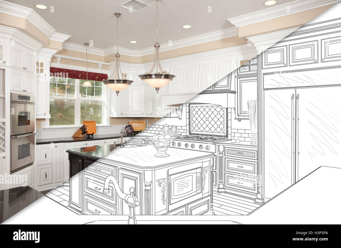 Diagonal Split-Screen von Zeichnung und Foto der schönen neuen Küche. Stockfoto
