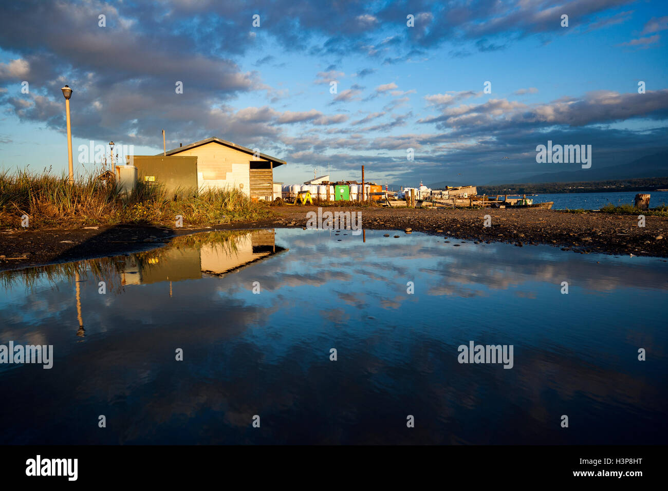 Aufbau Reflexionen - Ediz Hook, Port Angeles, Washington, USA Stockfoto