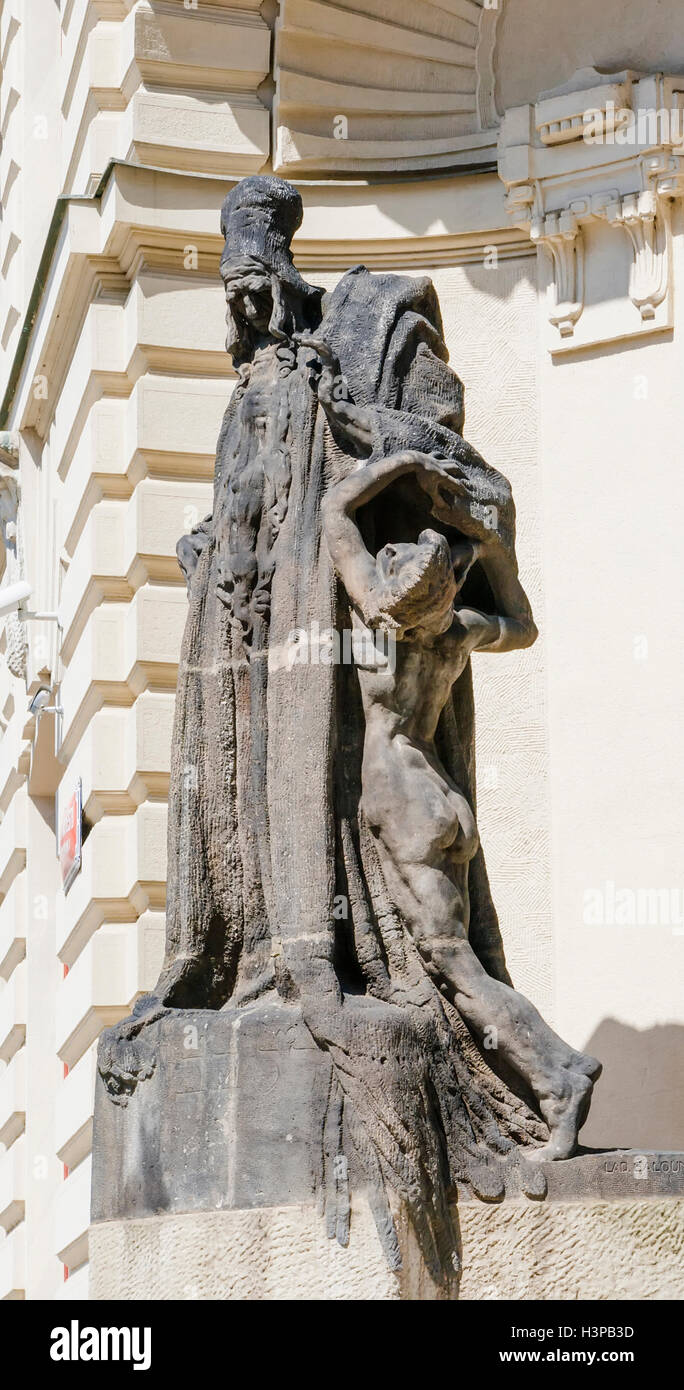 Statue von Rabbi Loew auf Marian Square in Prag - Altstadt. Tschechische Republik Stockfoto