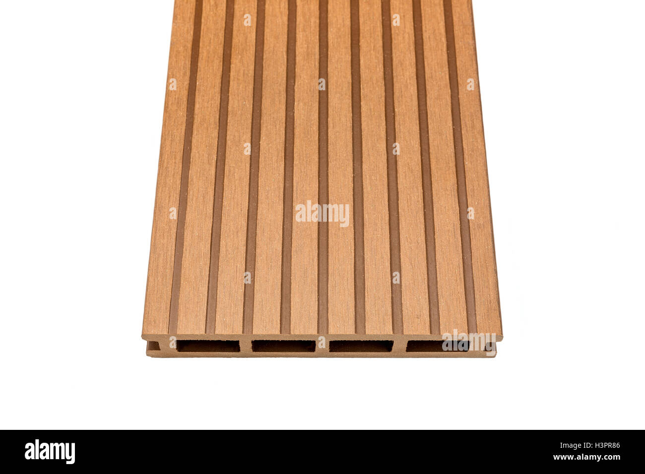 Holzhaltigen zusammengesetzter decking Plank isoliert auf weiss Stockfoto