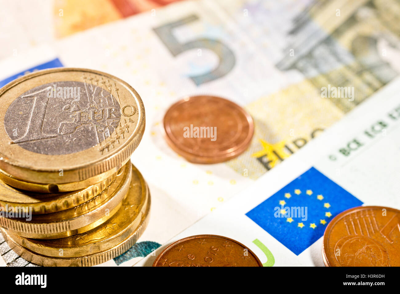 Detail der Euro-Währung auf dem Schreibtisch Stockfoto