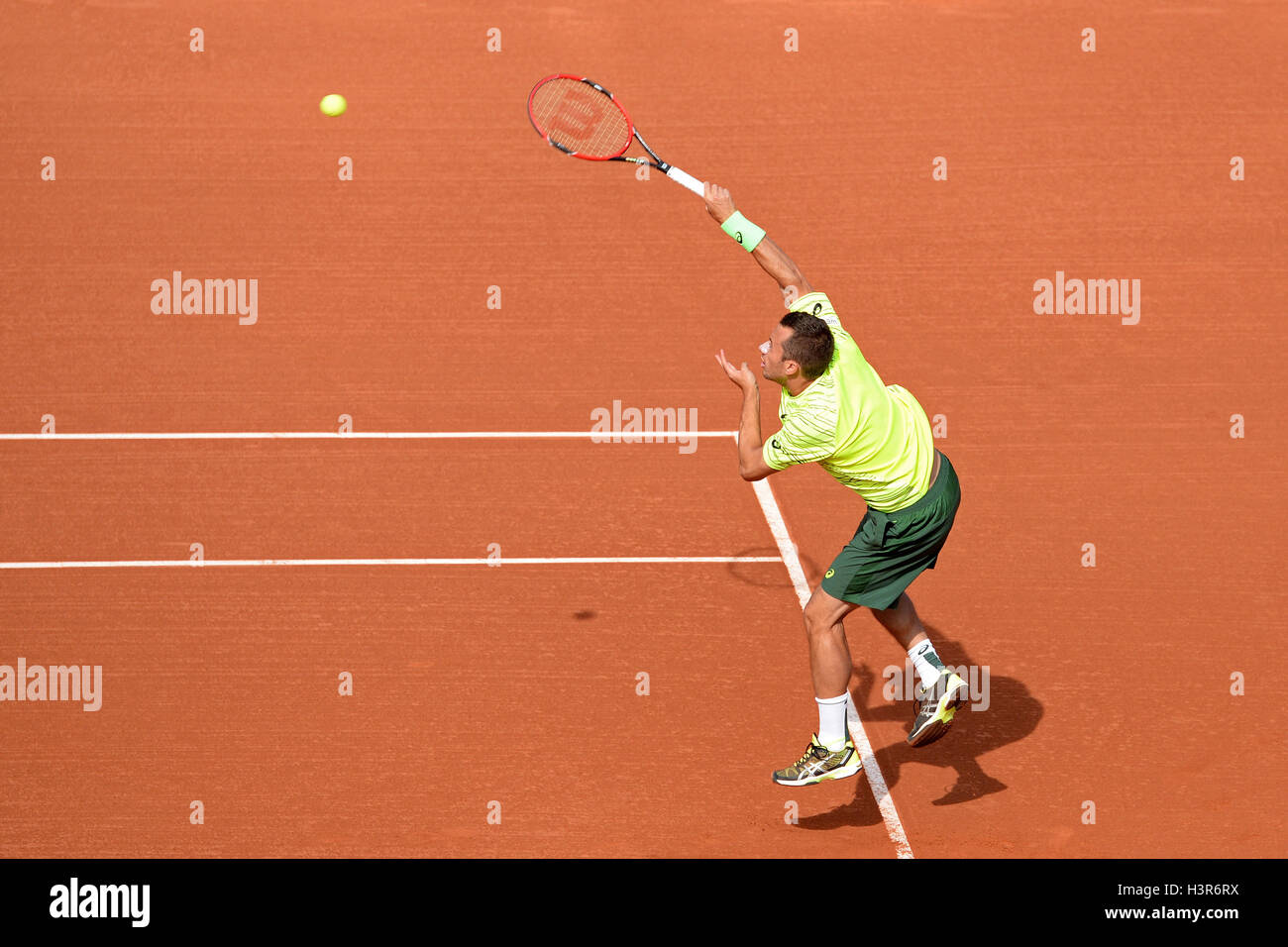 BARCELONA - 24 APR: Philipp Kohlschreiber (Tennisspieler aus Deutschland) feiert einen Sieg auf der ATP-Barcelona. Stockfoto