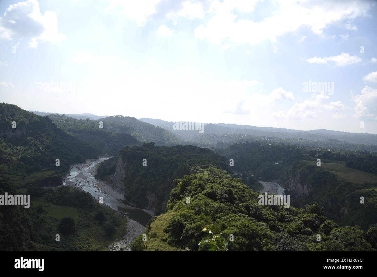 Die historische Architektur Kangra Fort ist befindet sich 20 Kilometer von der Stadt Dharamsala am Stadtrand von Kangra, Indien. Stockfoto