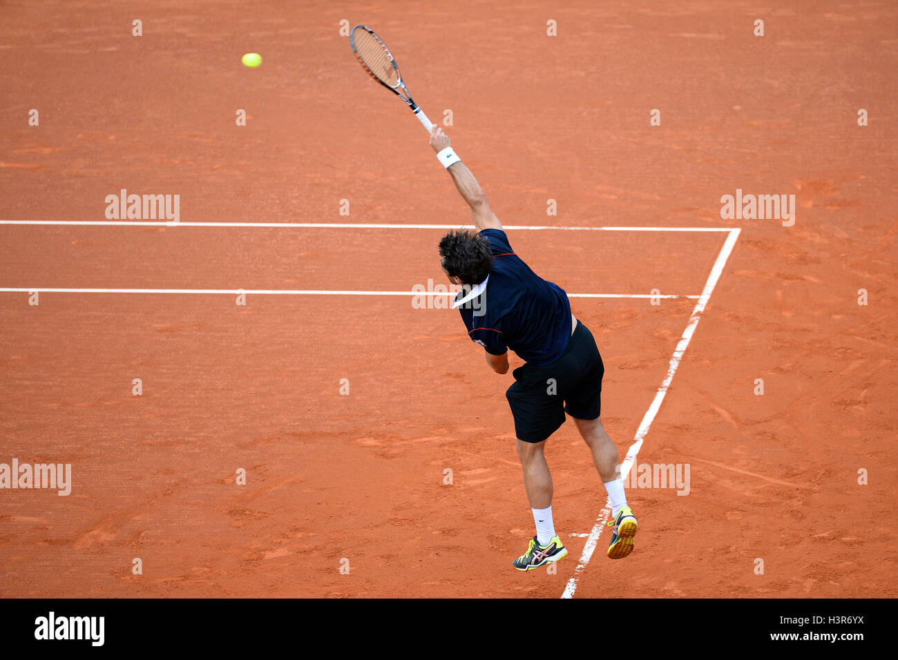 BARCELONA - 20 APR: Pablo Andujar (spanischer Tennisspieler) spielt bei der ATP Barcelona Open Banc Sabadell Conde de Godo-Turnier Stockfoto