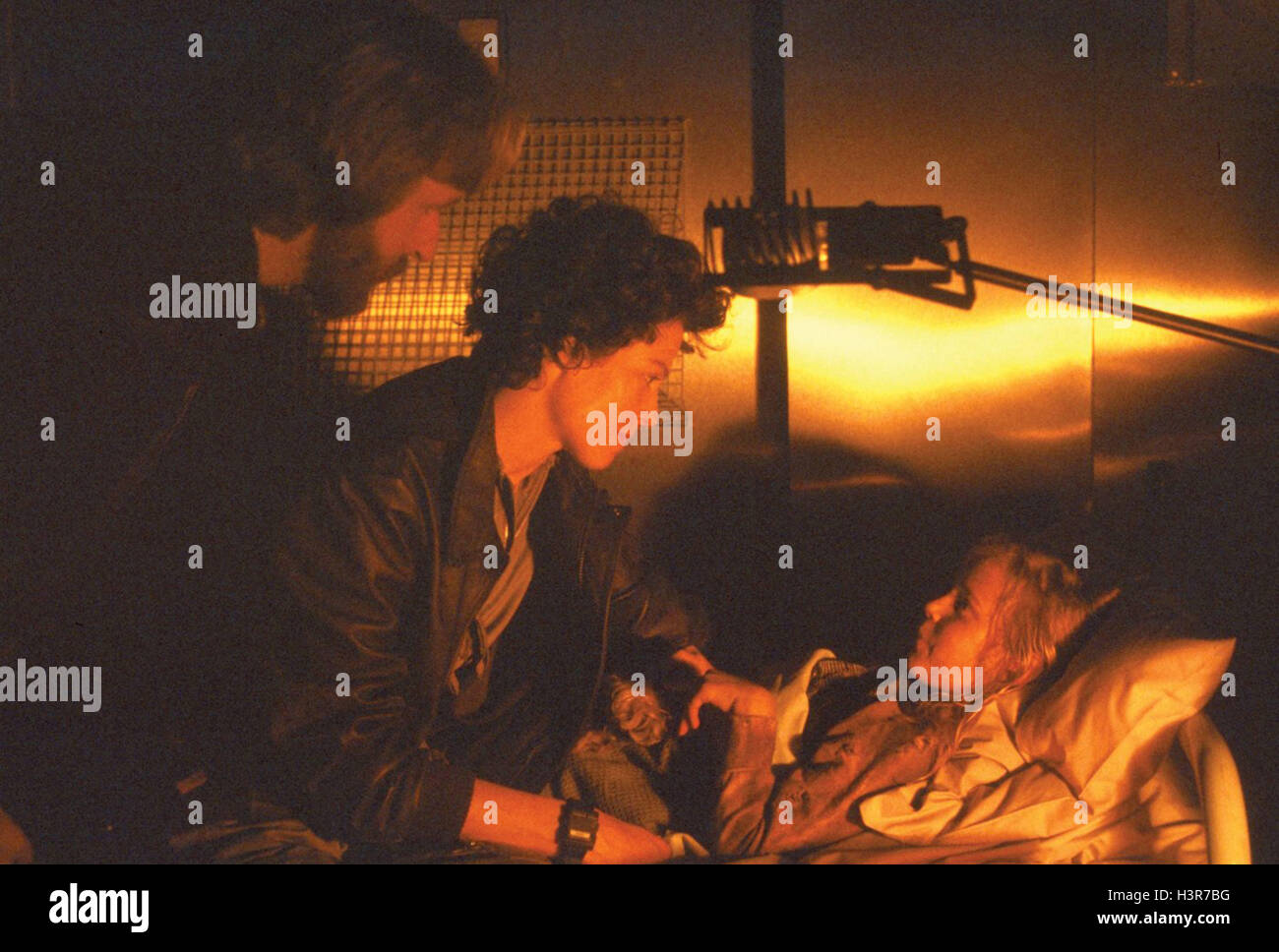 ALIENS (1986) SIGOURNEY WEAVER CARRIE HENN JAMES CAMERON (DIR) MOVIESTORE SAMMLUNG LTD Stockfoto