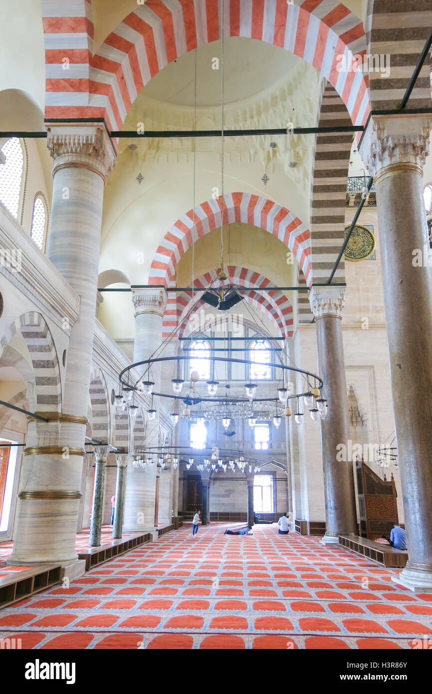 ISTANBUL, Türkei - 22. Mai 2016: Eine Innenansicht der Süleymaniye-Moschee (Süleymaniye Camisi), Istanbul, Türkei Stockfoto