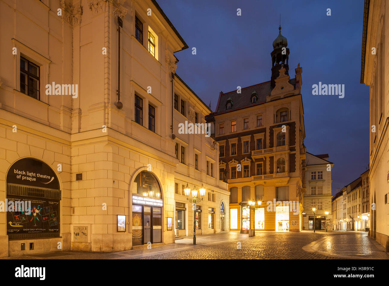 Vor dem Morgengrauen in der Altstadt von Prag, Tschechische Republik. Stockfoto