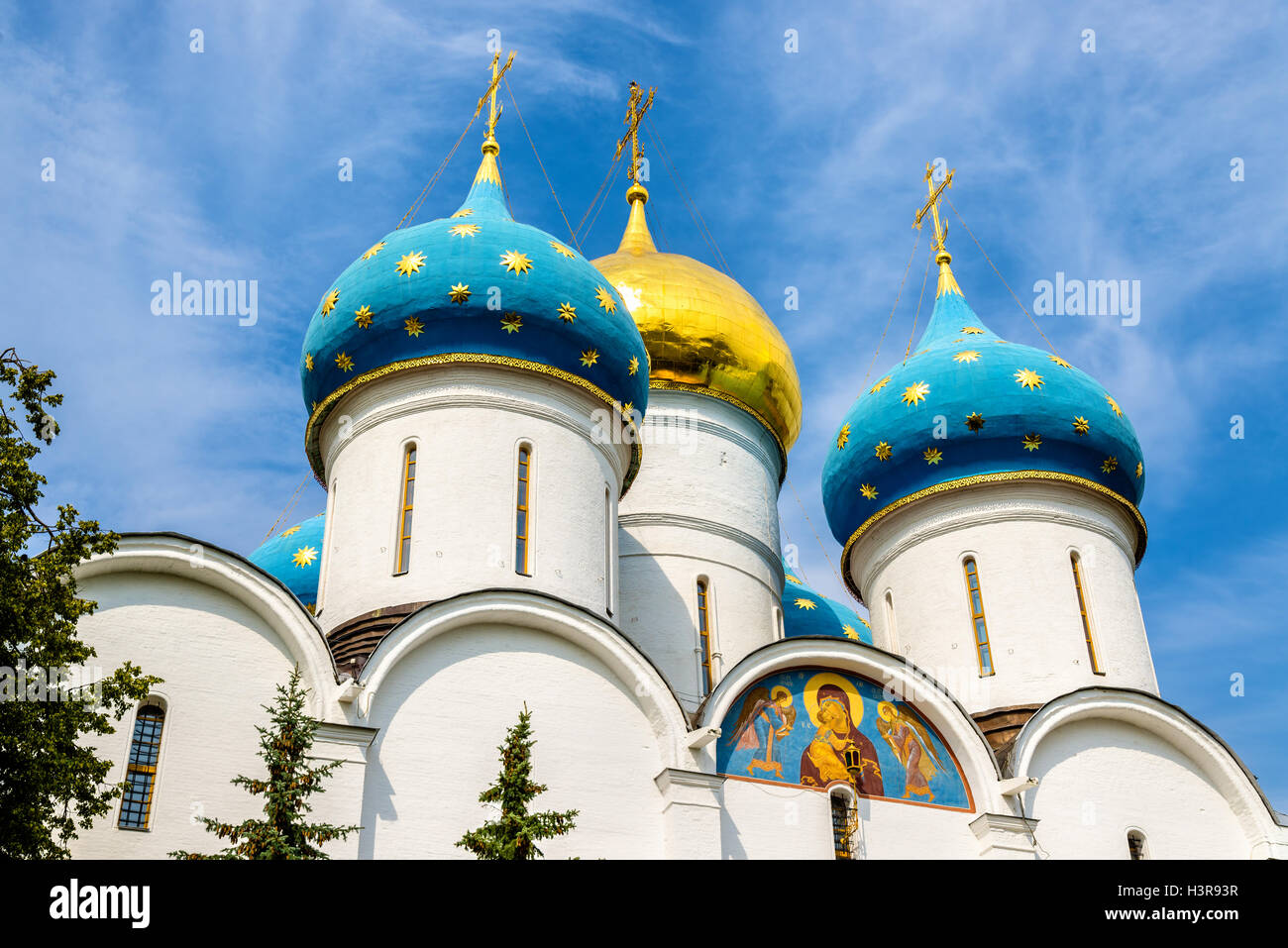 Die Himmelfahrts-Kathedrale der Dreifaltigkeit des Heiligen Sergius Lawra Stockfoto