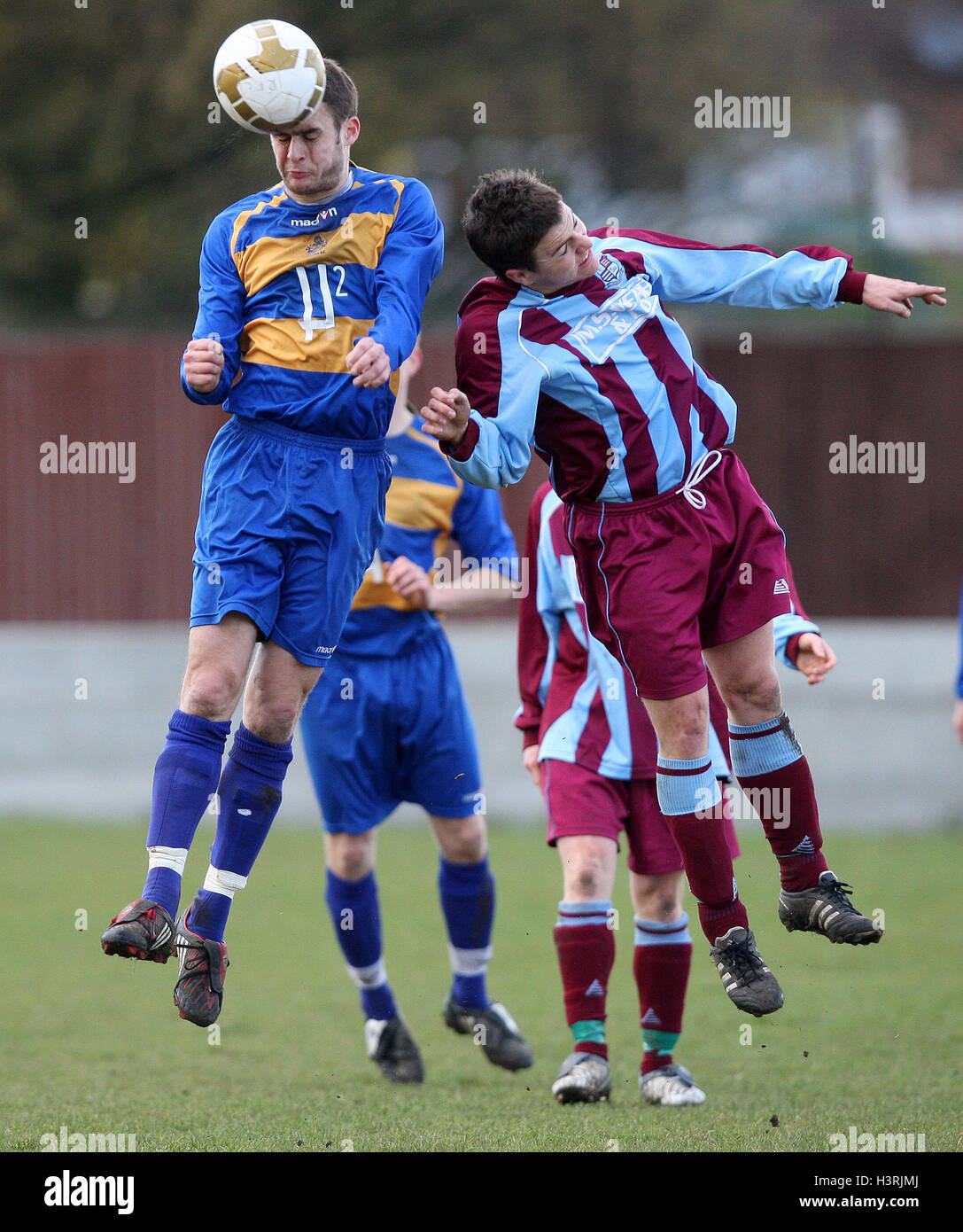 Paul Clayton in Aktion für Romford - Romford Vs Bowers & Pitsea United - Essex Senior League in Mühle Field, Aveley FC - 28.03.09. Stockfoto