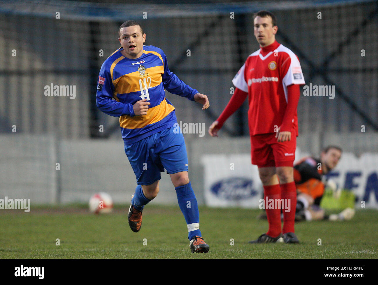 Toran Senghore erzielt das dritte Tor für Romford - Romford Vs Harlow Town - Ryman League Division One North in Mühle Field, Aveley FC - 20.04.10 Stockfoto