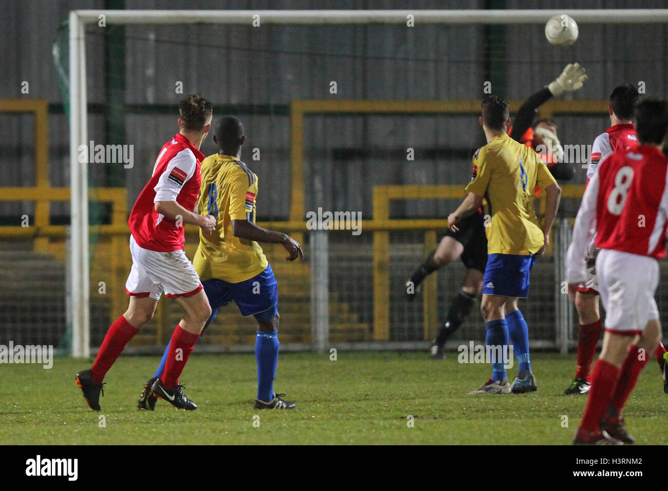 Needham ihre zweite Tor und feiern - Romford Vs Needham Markt - Ryman League Division One North Fußball im Schiff Lane, Thurrock FC - 26.03.14 Stockfoto