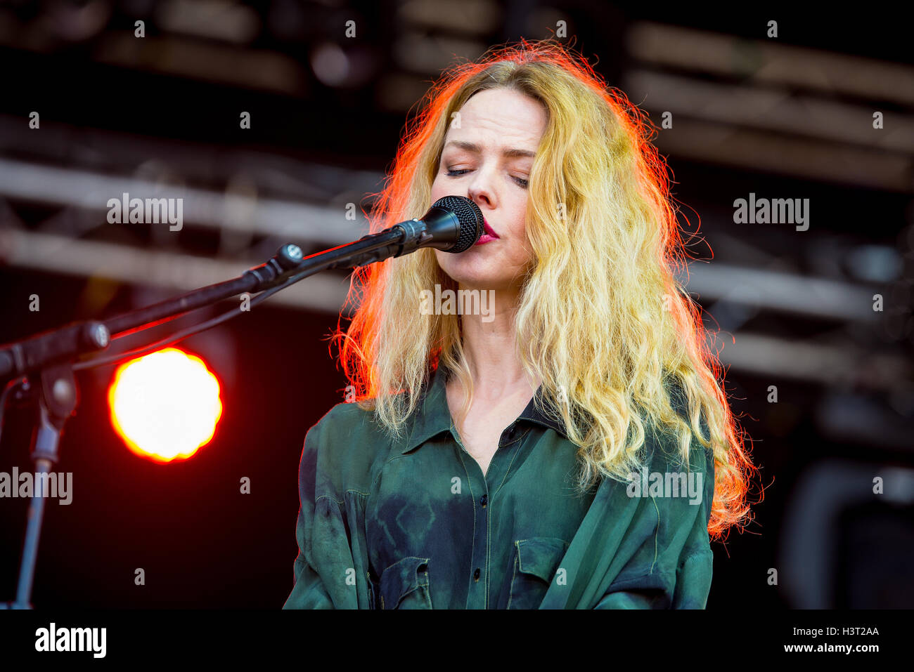 BARCELONA - 27 Mai: Christina Rosenvinge (Singer und Songwriter) führt bei Primavera Sound Festival 2015, ATP-Bühne. Stockfoto