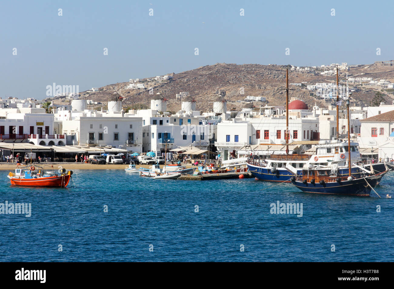 Blick auf den Hafen in Chora, Mykonos, Griechenland Stockfoto