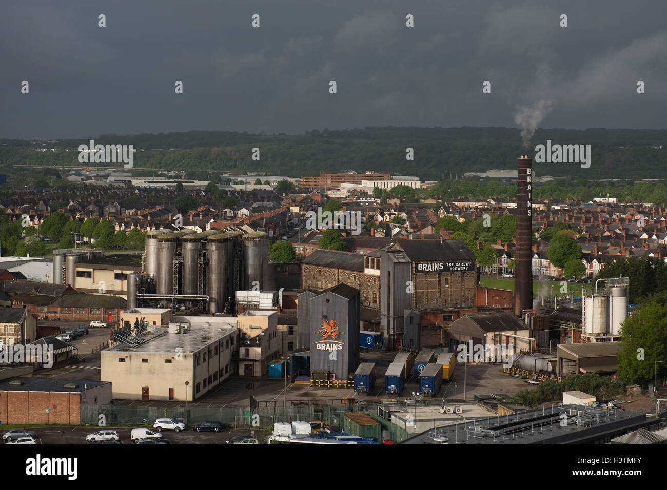 Allgemeine Luftaufnahme der Gehirn-Brauerei in Cardiff, Südwales. Stockfoto