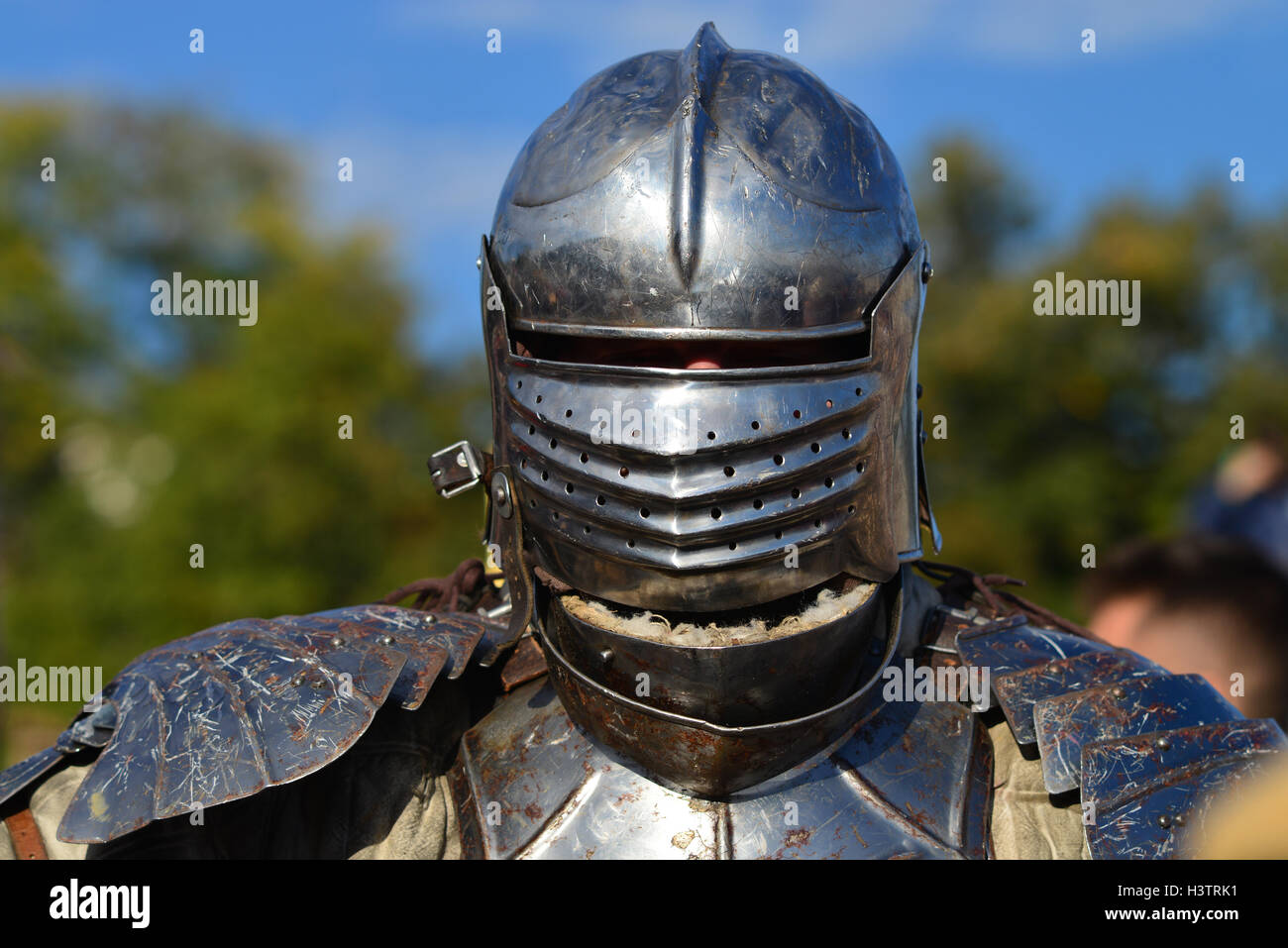 Metall Rüstung und Helm Ritter schließen detail Stockfoto