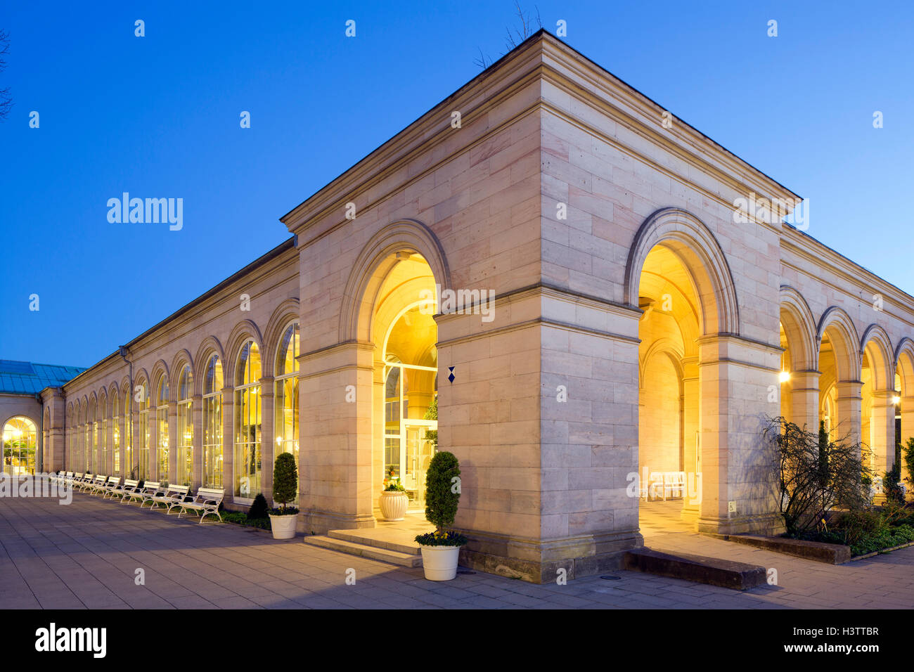 Arcade, die Gebäude mit ArcadePassage, Twilight, Architekt Friedrich