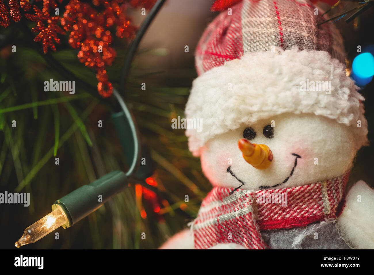 Nahaufnahme der Schneemann Weihnachtsbaum schmücken Stockfoto