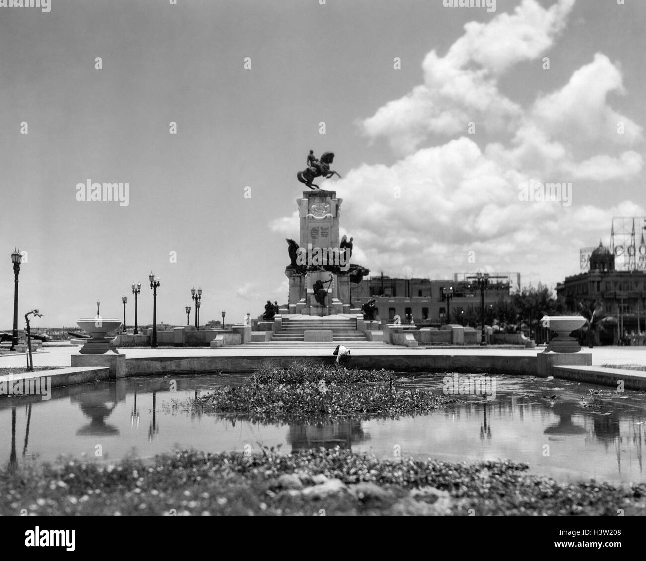 1930S 1940S TEICH VOM DENKMAL FÜR GENERAL MACEO HAVANNA KUBA Stockfoto