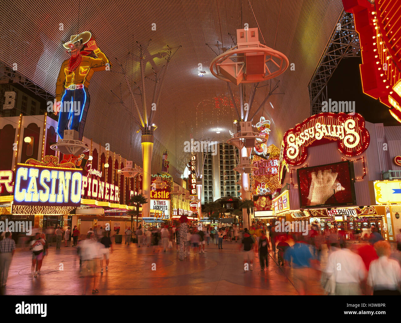 USA, Nevada, Las Vegas, Blick auf die Stadt, Neonlichter, Nacht, Amerika, Süd-Nevada, Las Vegas Boulevard, dem Strip, Casino, Nachtleben, Licht, Beleuchtung, Spiel Salons, Touristenzentrum, Vergnügen Zentrum Stockfoto