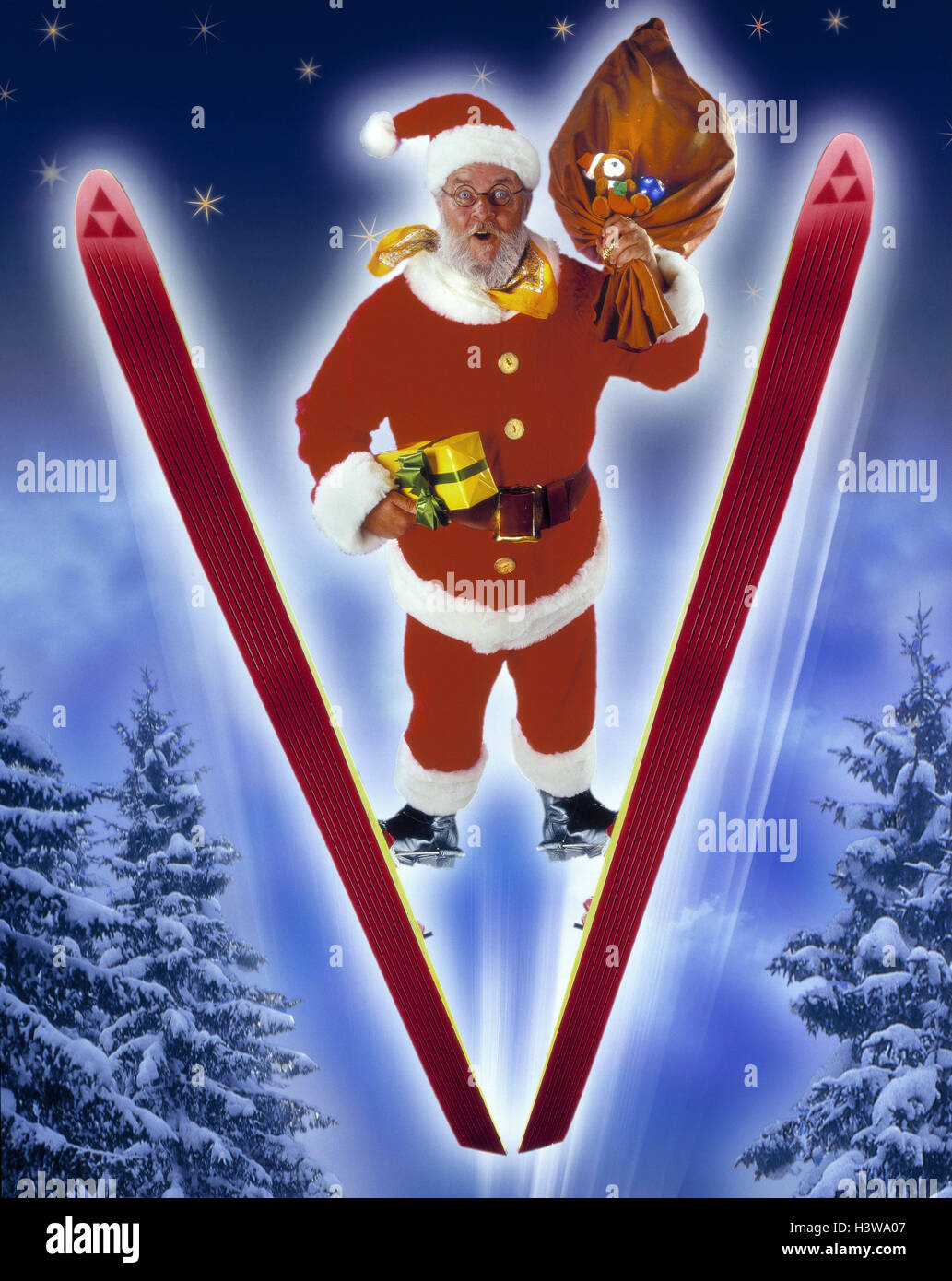 Santa Claus, Weihnachtsmann Beutel, präsentieren, Skispringen, [M], Atelier, komponieren, sternenklaren Skystarry Skystarry Himmel, Bäume, Santa, pouch, Weihnachten, Vertrieb Geschenke, Lieferung, Ski, Ski, fliegen, springen, Sprung Stockfoto