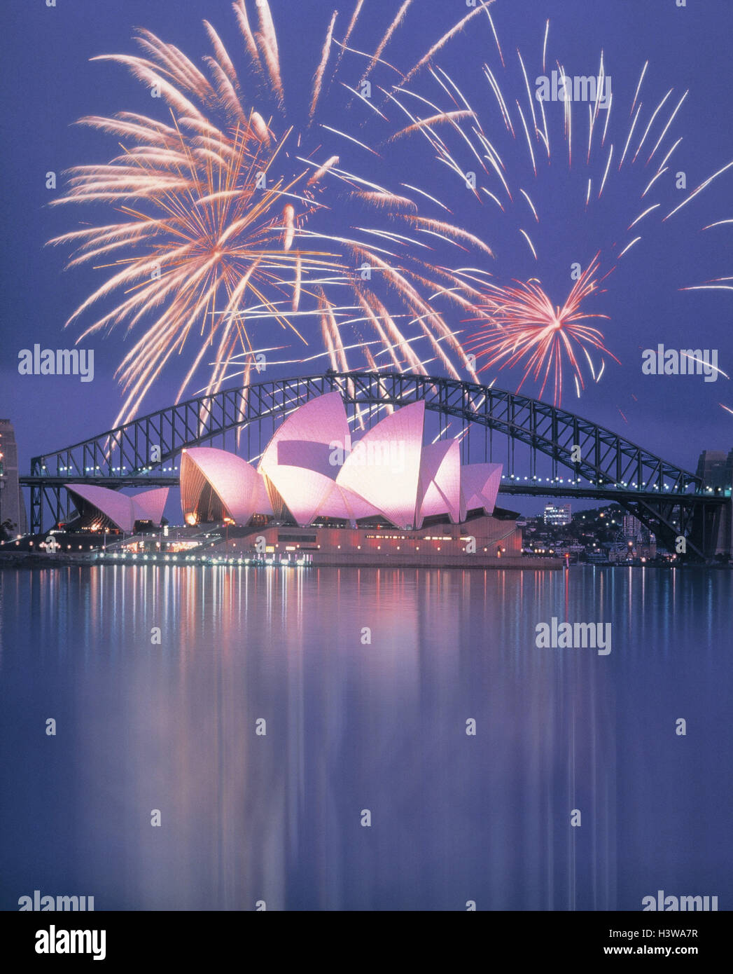 Australien Sydney Harbour Bridge Opera Feuerwerk M New South Wales Stadt Neujahr Silvester Fest Feier Feiern Drehen Sie Das Jahr Brucke Opernhaus Struktur Wahrzeichen Architektur Wahrzeichen Erfullungsort Inter Jorn Utzon