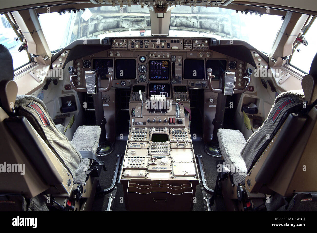 Flugzeug Boeing 747 400 Cockpit Detail Passagierflugzeug flugzeug-boeing-747-400-cockpit-detail-passagierflugzeug
