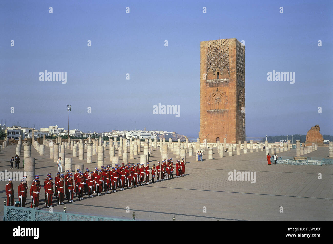 Marokko, Rabat, Verkauf, Moschee, Pausen, Säulen, Hassanturm, Soldaten, sparen, Turm, 44 m, Guard, Gardist, Hasan-Moschee, Hauptstadt Stockfoto