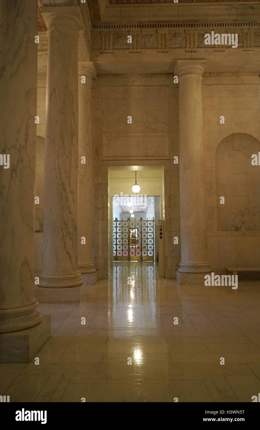 Innenraum des Obersten Gerichtshofs der Vereinigten Staaten in Washington D.C. vom 21. Jahrhundert Stockfoto