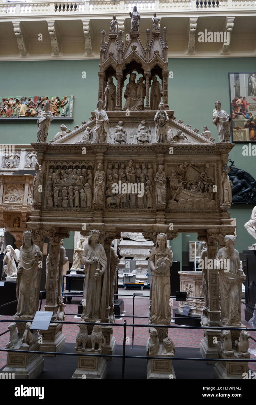 Grab des Heiligen Peter Martyr von Giovanni di Balduccio (1290-1339) ein italienischer Bildhauer des Mittelalters. Vom 14. Jahrhundert Stockfoto