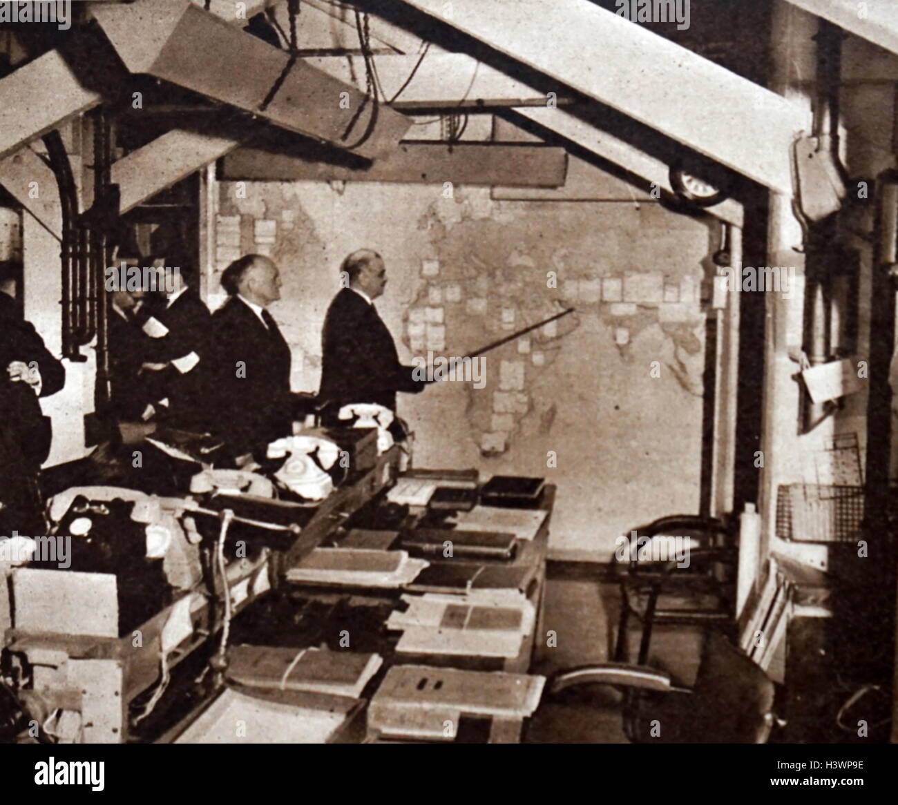 Foto von Hastings Ismay, 1. Baron Ismay (1887-1965) ein Britischer indische Armee Offizier und Diplomat im Krieg Kabinett unter - Karte Zimmer. Vom 20. Jahrhundert Stockfoto