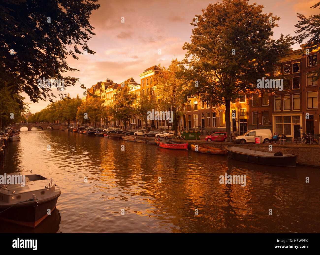 Das Stadtzentrum von Amsterdam mit seinen speziellen Grachtenhaus Stockfoto