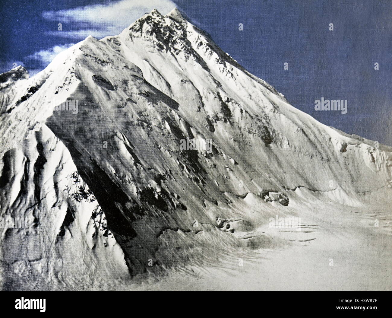 Farbfoto von North Face des Mount Everest. Vom 20. Jahrhundert Stockfoto