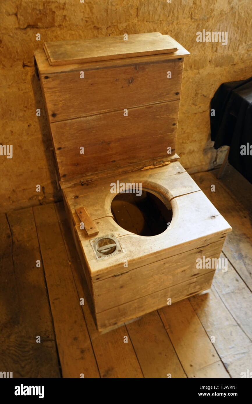 19 jahrhundert toilette -Fotos und -Bildmaterial in hoher Auflösung – Alamy