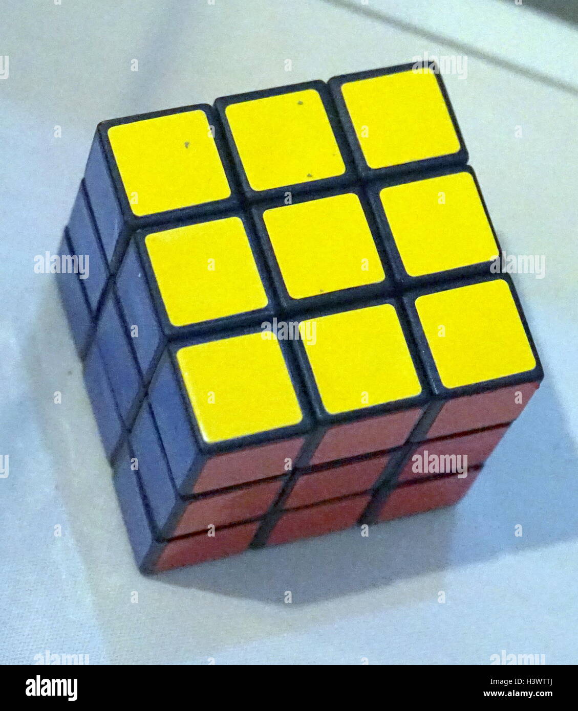 Rubik's Cube, ein 3-D-Kombination Puzzle 1974 von ungarischen Bildhauer und Professor der Architektur Ernő Rubik erfunden. Vom 20. Jahrhundert Stockfoto