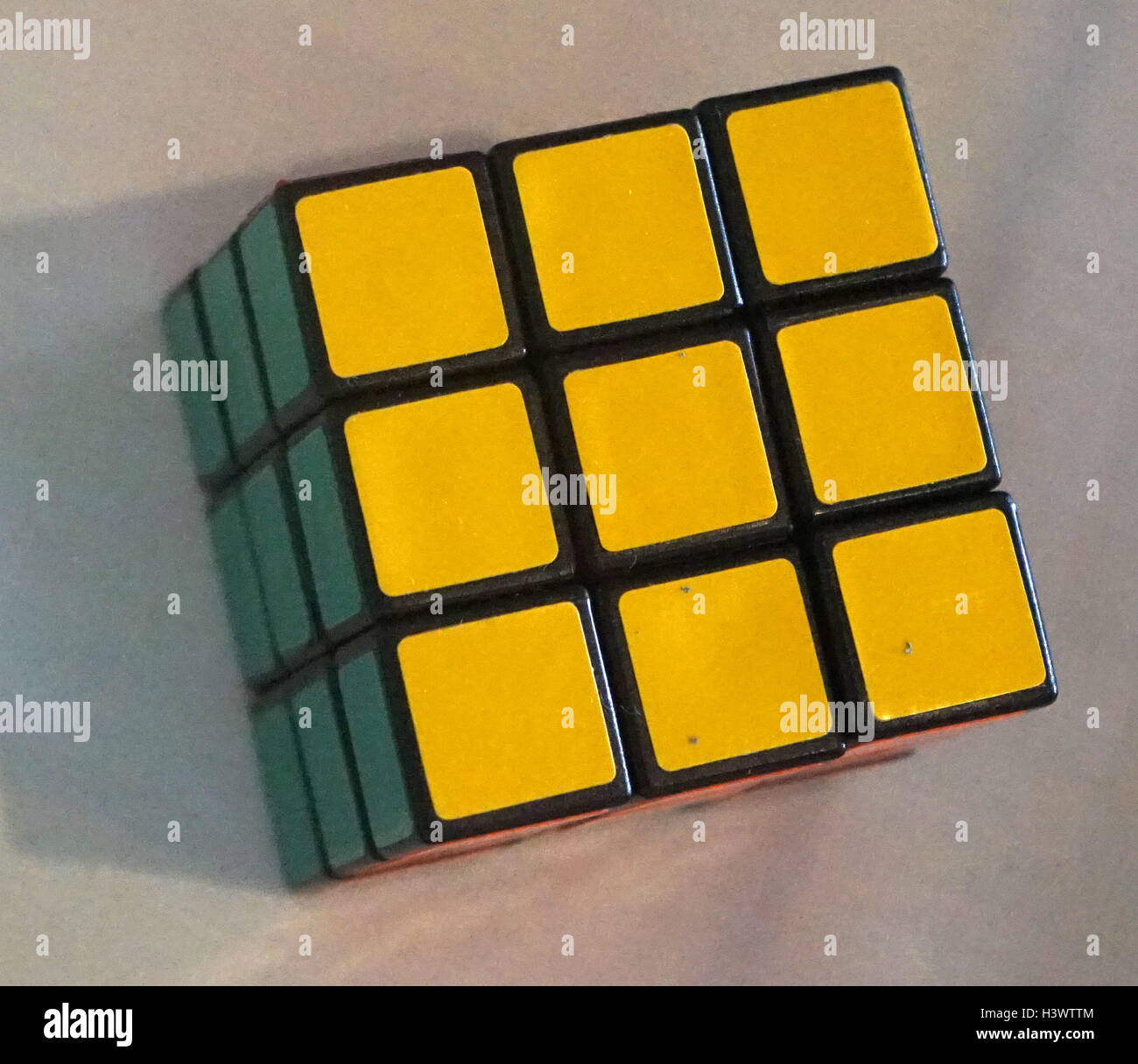 Rubik's Cube, ein 3-D-Kombination Puzzle 1974 von ungarischen Bildhauer und Professor der Architektur Ernő Rubik erfunden. Vom 20. Jahrhundert Stockfoto