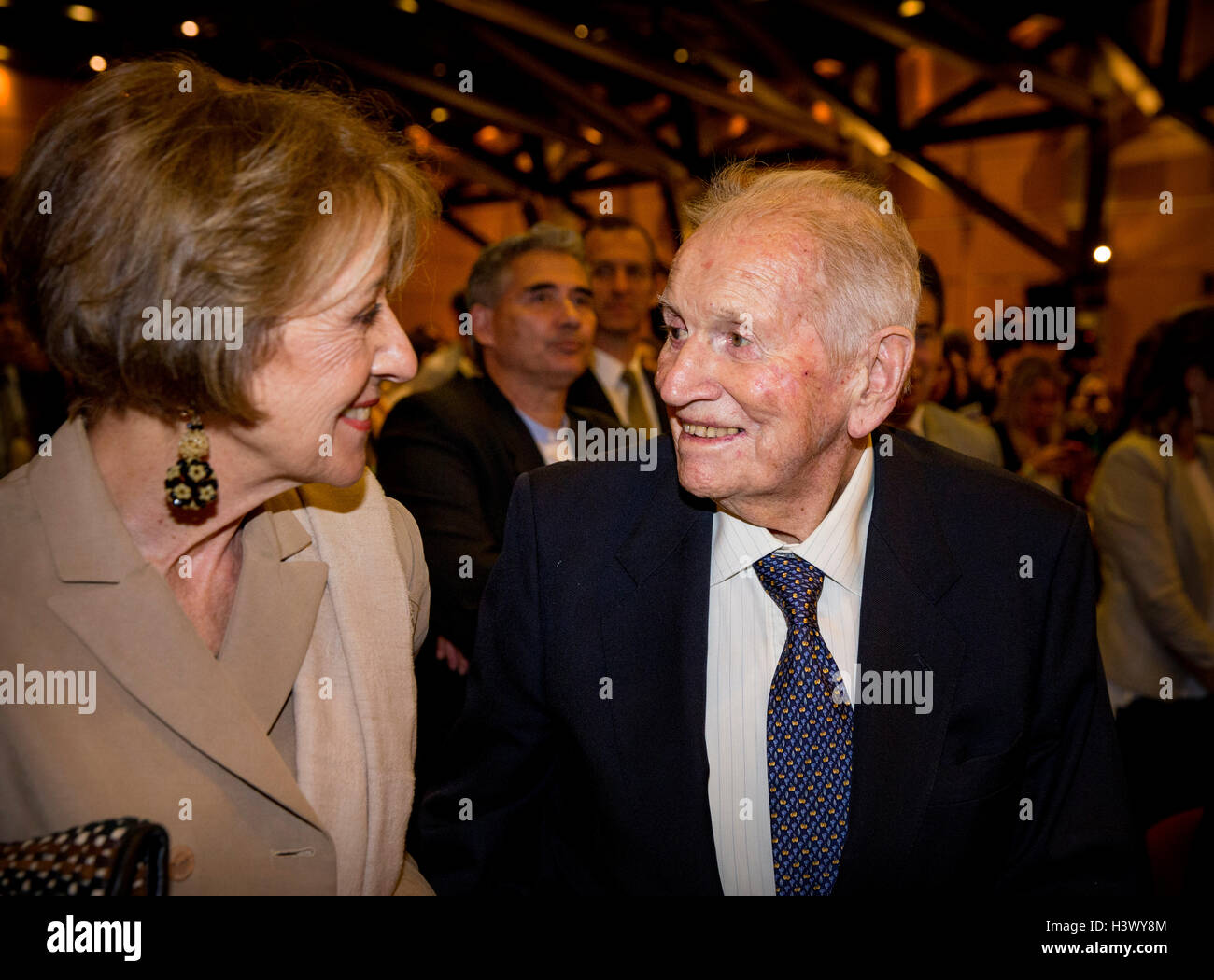 11. Oktober 2016 besuchen Königin Maxima der Niederlande mit ihren Eltern Jorge Zorreguieta und Maria del Carmen Cerriti Zorreguieta und ihre Schwester Ines Zorreguieta Universidad Católica Argentinien in Buenos Aires. Königin Maxima geben eine Rede und beantworten Fragen der Studierenden. Königin Maxima Besuche Buenos Aires als United NationÕs Sekretär GeneralÕs Special Advocate für Inclusive Entwicklungsfinanzierung. Foto: Patrick van Katwijk / POINT DE VUE, Südamerika, - kein Draht-SERVICE- Stockfoto