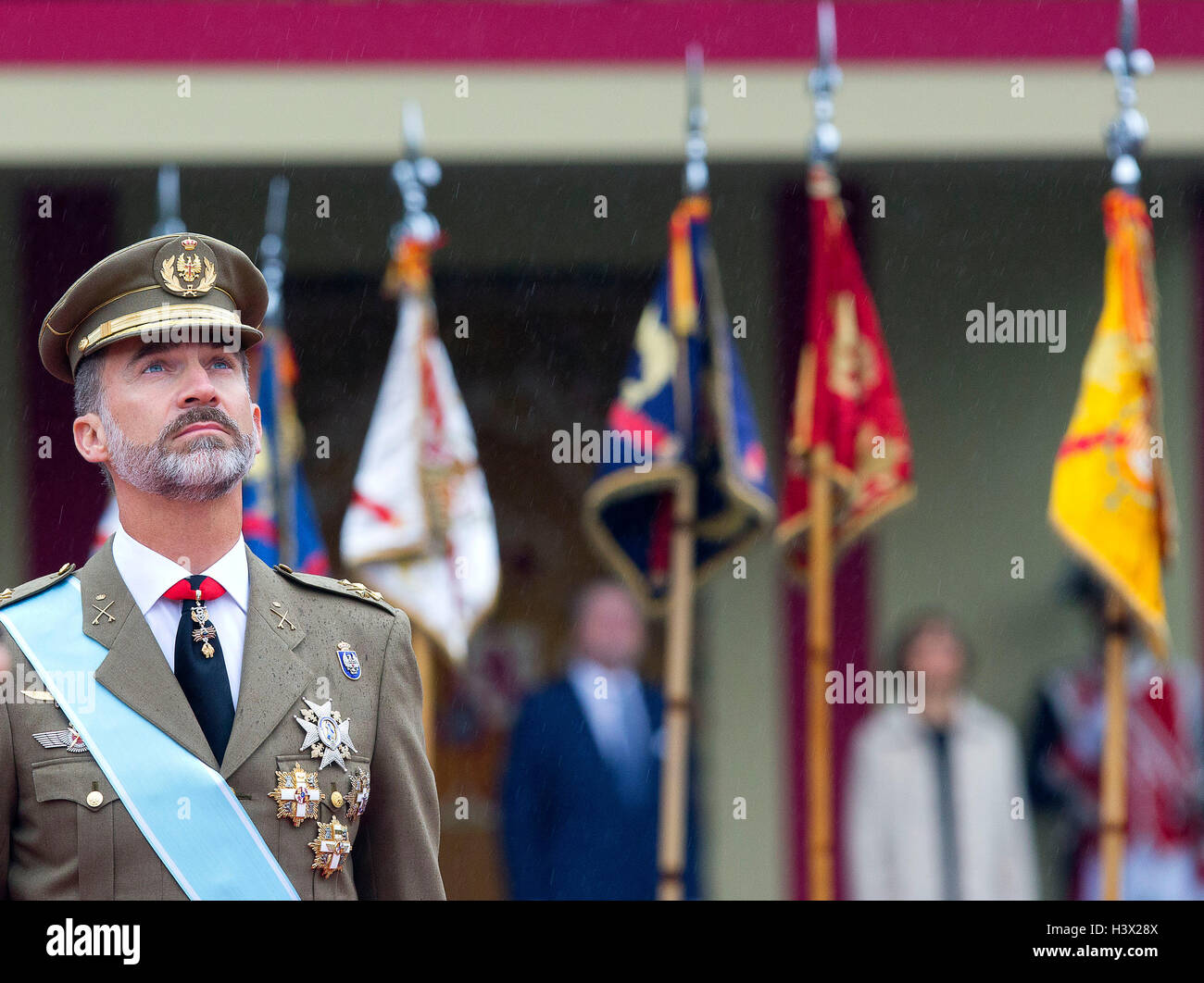 Madrid, Spanien. 12. Oktober 2016. Madrid, 10.12.2016 König Felipe König Felipe, Letizia Königin, Prinzessin Leonor und Prinzessin Sofia besuchen die Militärparade in Madrid anlässlich der der nationale Tag von Spanien RPE/Albert Nieboer/NETHERLANDSOUT/Point de Vue Out - NO WIRE SERVICE - Kredit: Dpa/Alamy Live-Nachrichten Stockfoto