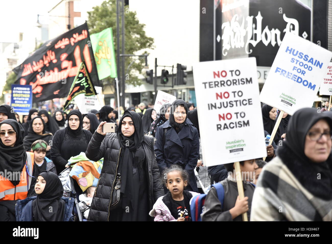 London, UK. 12. Oktober 2016. Muslimen marschieren während Ashura Tag 2016 in der Oxford Street - Credit: Stefano Padoan/Alamy Live News Stockfoto