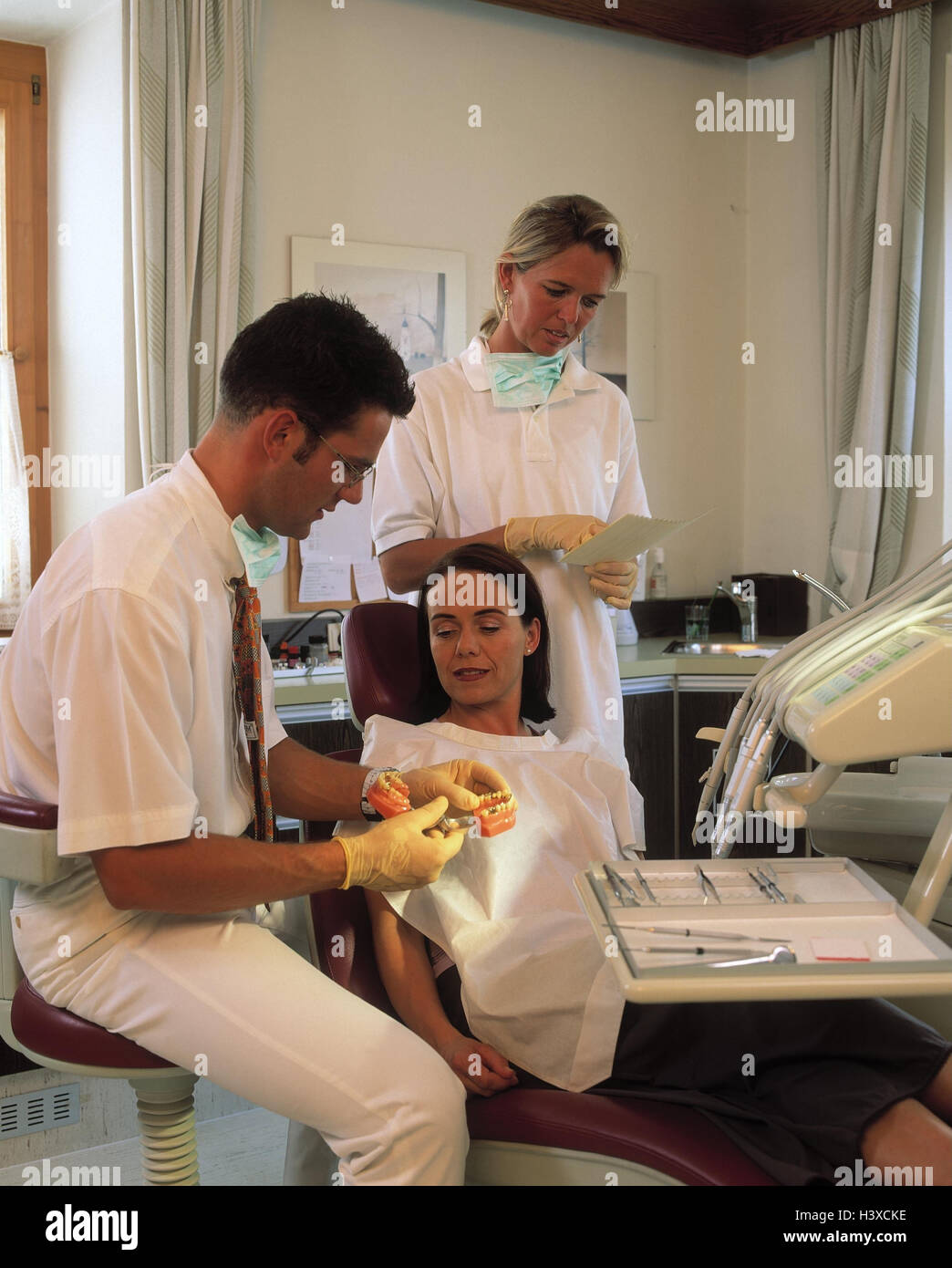 Beratung, Zahnarzt, Biss Modell, Patient, Zahnarzthelferin, Zahnarzt