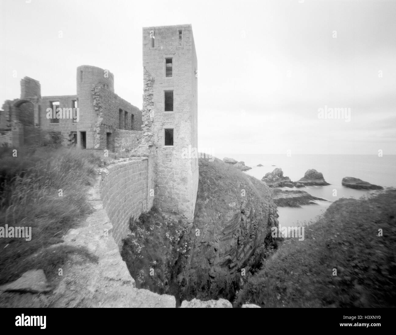 Großbritannien, Schottland, coast, Slains Castle, s/w, Westküste, Landschaft, Burg, Festung, Burg, Ruine, Struktur, Ziel, Ort von Interesse, Kultur, Einsamkeit, Mystik, Verwüstung, Küsten, einsame Landschaft Stockfoto