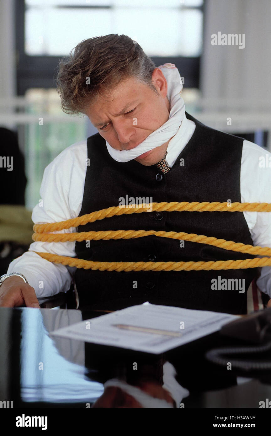 Gefesselt und geknebelt -Fotos und -Bildmaterial in hoher Auflösung – Alamy